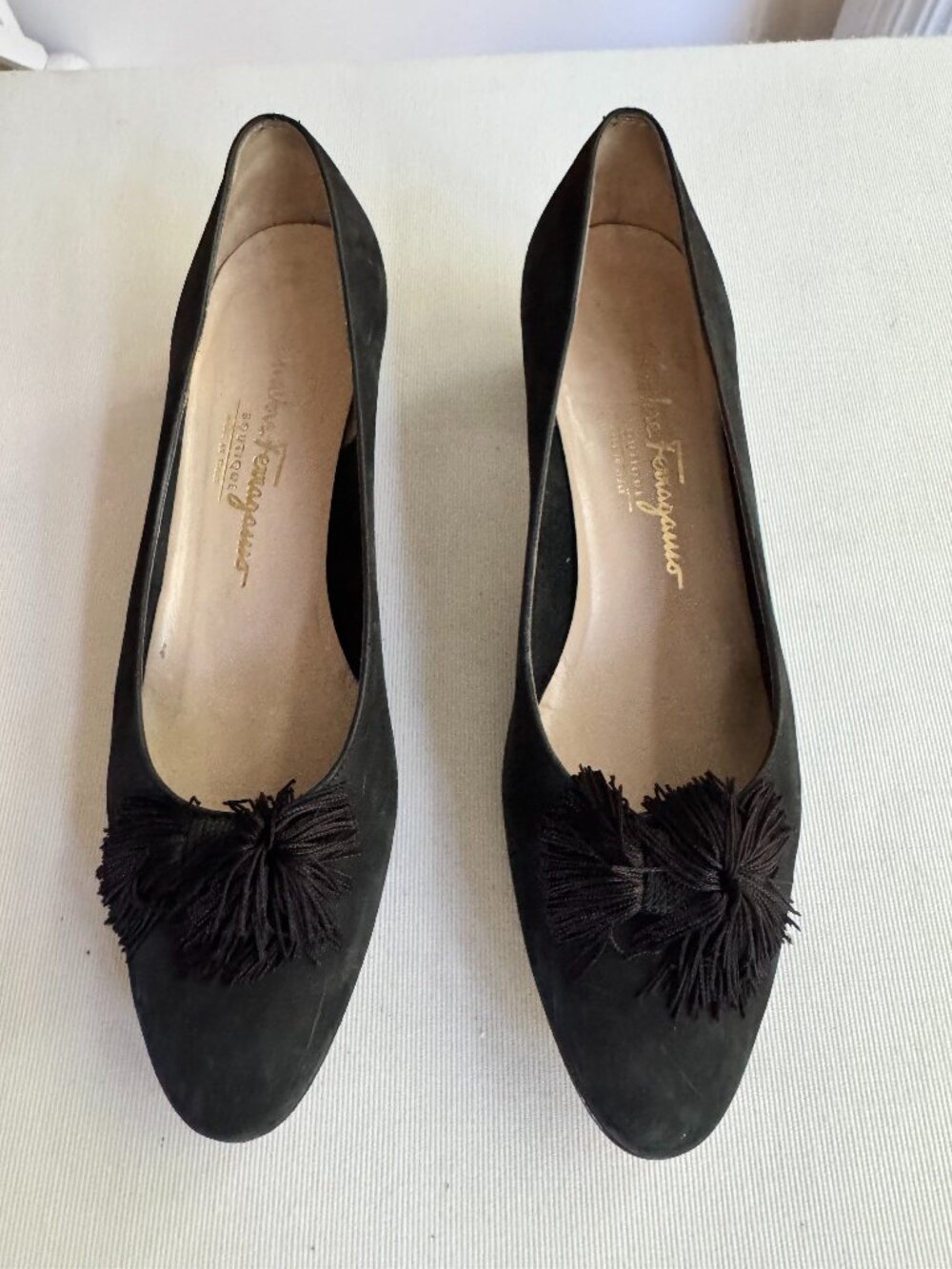 Salvatore Ferragamo Norine Black Suede Pumps 9.5 AA Tassel Bow